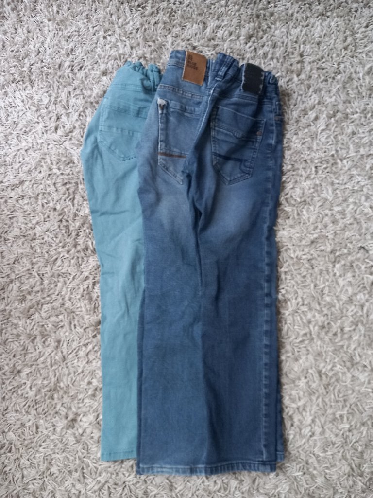 Kinderkleding buitenspeel broeken 3 stuks maat 134, Ophalen of Verzenden, Gebruikt, Maat 134