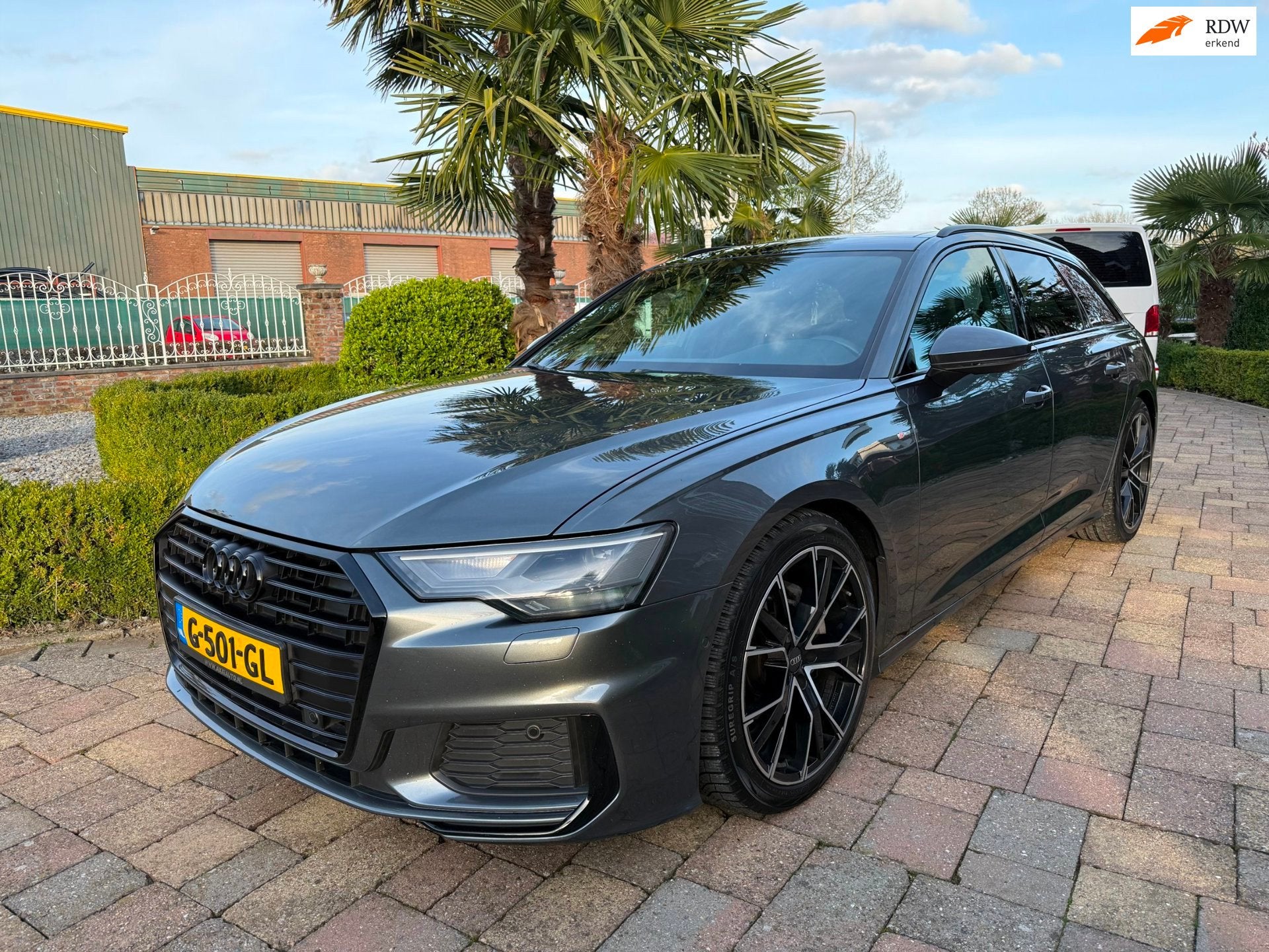Audi A6 Avant 40 TDI Design Pro Line Plus ELECT TREKHAAK, ST, Auto's, Gebruikt, 2000 kg, Leder en Stof, Automatische klimaatregeling