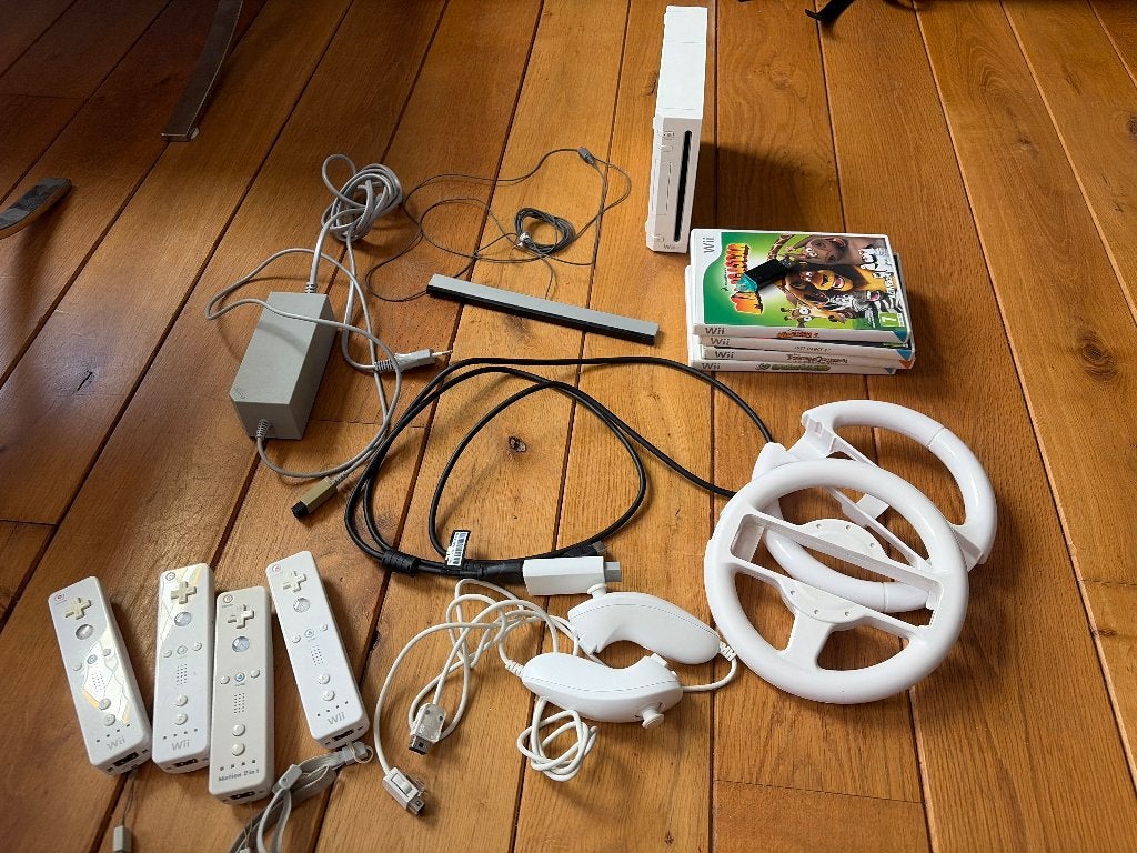 Nintendo Wii, Ophalen, Zo goed als nieuw, Met 1 controller, Met stuurtje