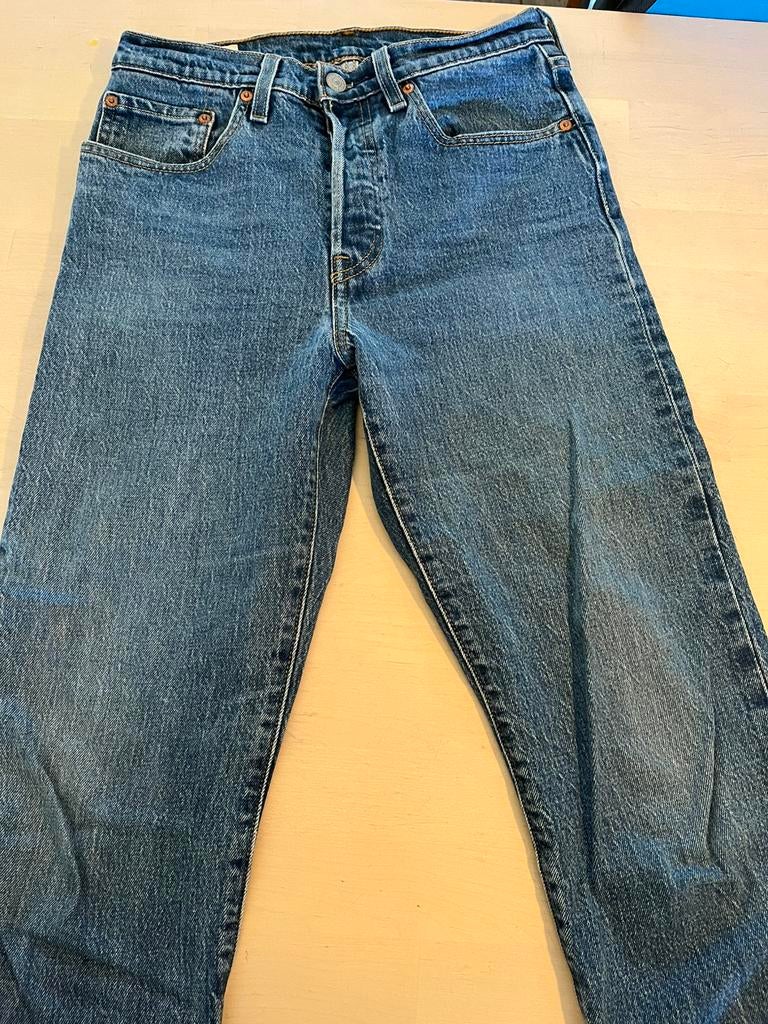 Levis 501 cropped jeans mt 26/26, Ophalen of Verzenden, Zo goed als nieuw, Blauw, W27 (confectie 34) of kleiner
