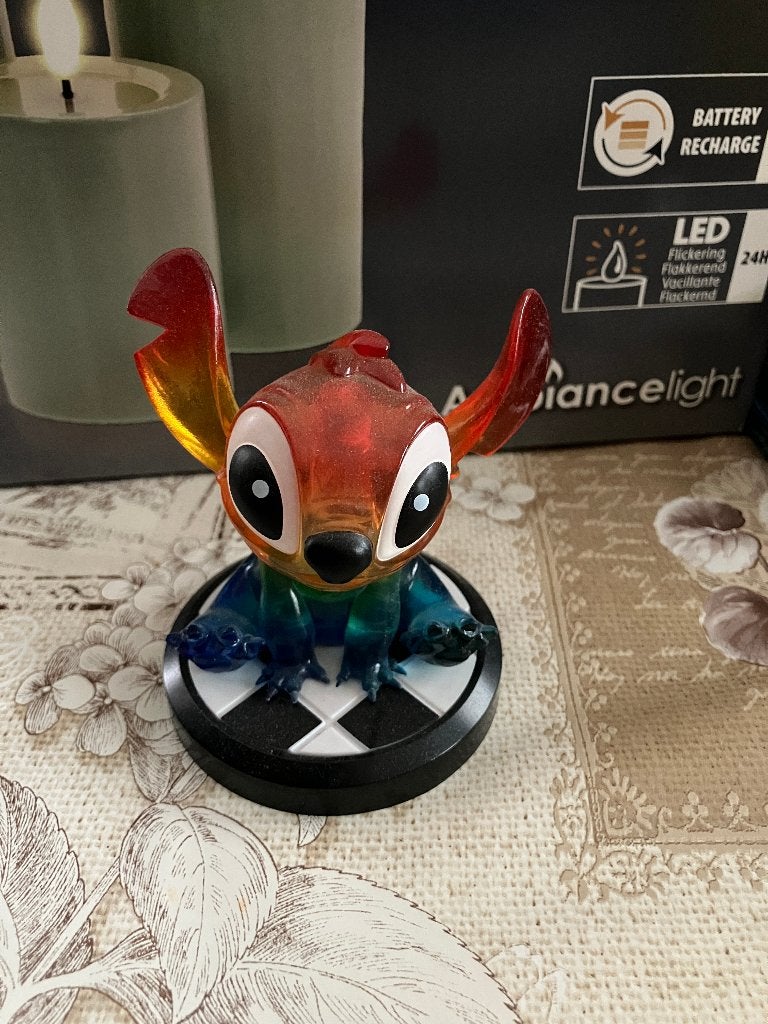 Stitch Mini Beast kingdom ( Limited edition ), Verzamelen, Disney, Ophalen of Verzenden, Overige figuren, Zo goed als nieuw, Beeldje of Figuurtje