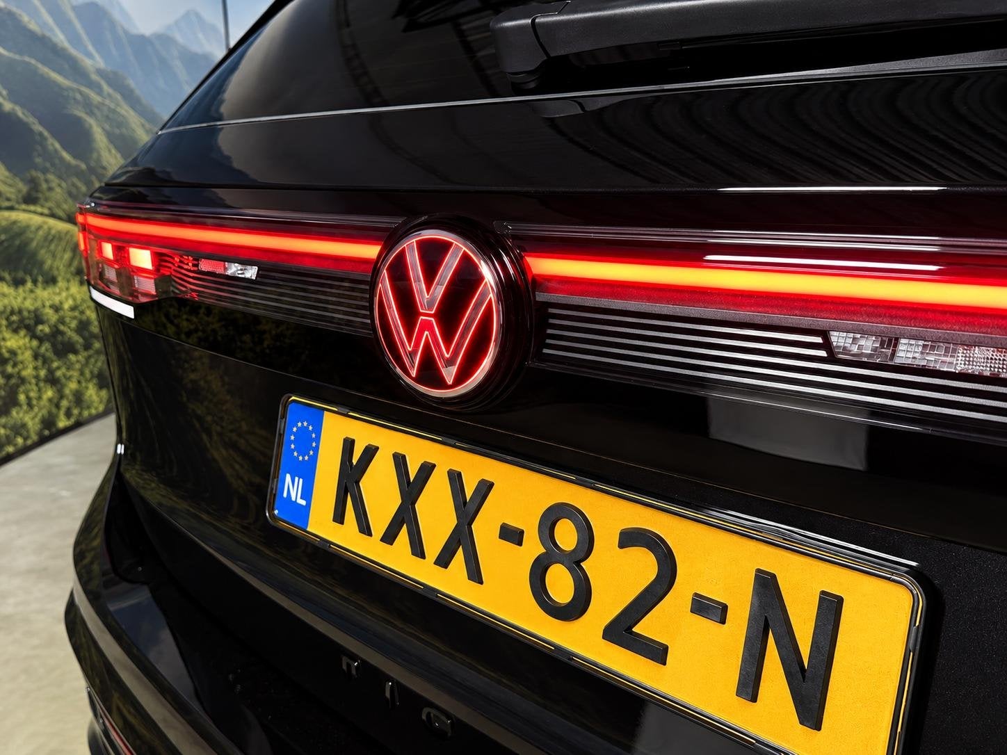 Volkswagen Tiguan 1.5 eHybrid R-Line Edition, Auto's, Euro 6, 4 cilinders, 2000 kg, 82 pk