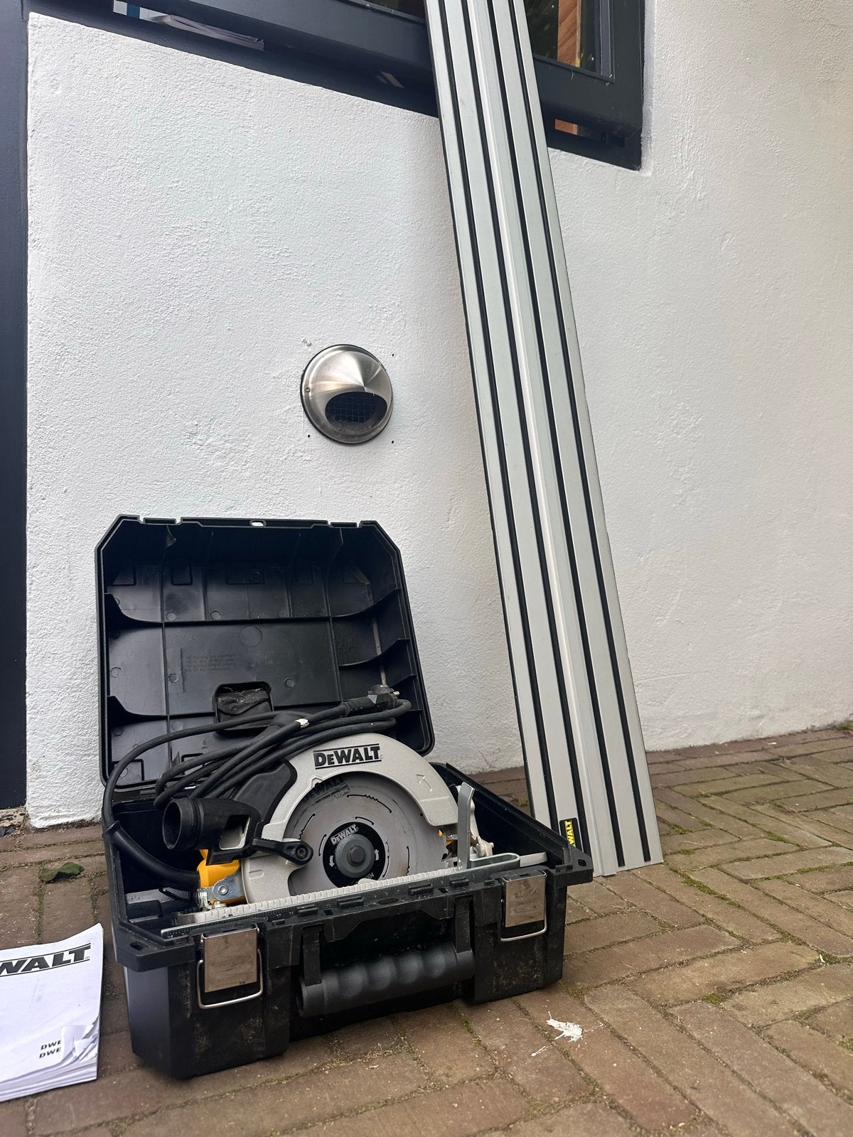 DeWalt Cirkelzaag DWE575QS met geleiderail 1500mm