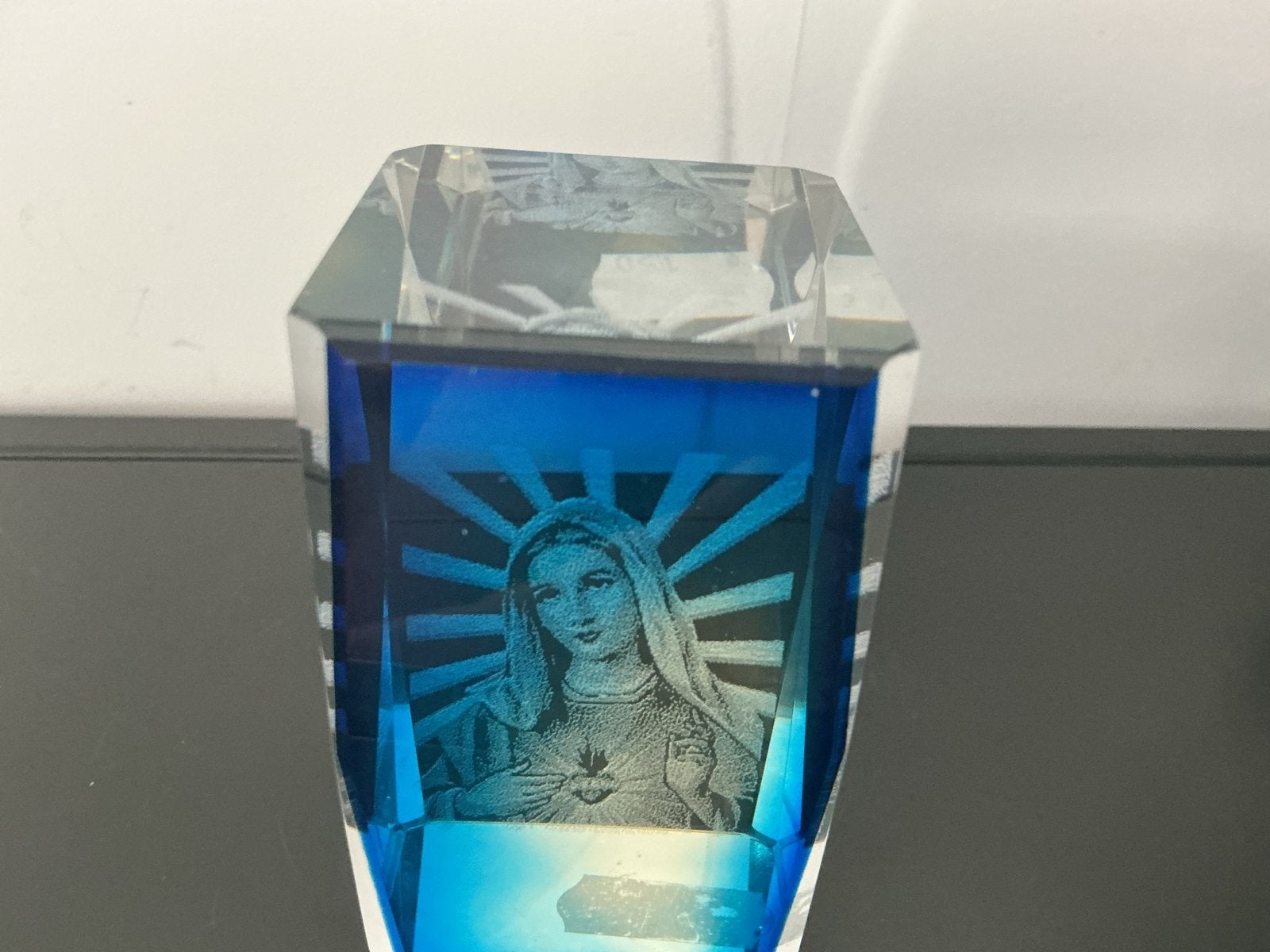 Glazen Mariabeeldje met 3D-effect, Ophalen of Verzenden