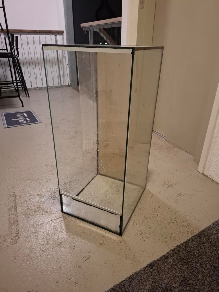 Terrarium 35x40x80, Dieren en Toebehoren, Reptielen en Amfibieën | Toebehoren, Ophalen of Verzenden, Gebruikt, Terrarium of Paludarium