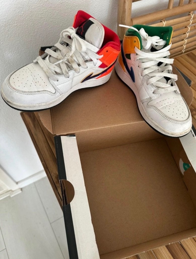 Air jordan mid 1 sneakers, Kleding | Dames, Schoenen, Ophalen, Zo goed als nieuw, Zwart, Sneakers of Gympen