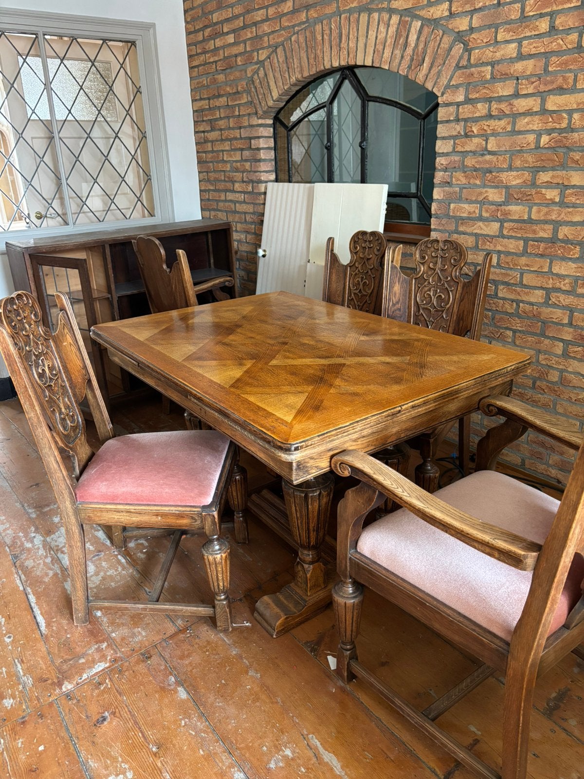 Gratis Vintage tafel en stoelen set, Ophalen, Gebruikt, 4 tot 6 stoelen