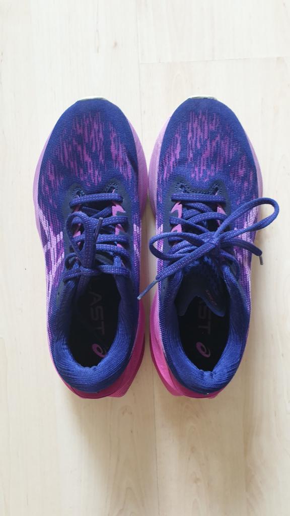 ASICS Novablast 3 maat 38, Sport en Fitness, Loopsport en Atletiek, Ophalen of Verzenden, Gebruikt, Hardloopschoenen, Asics