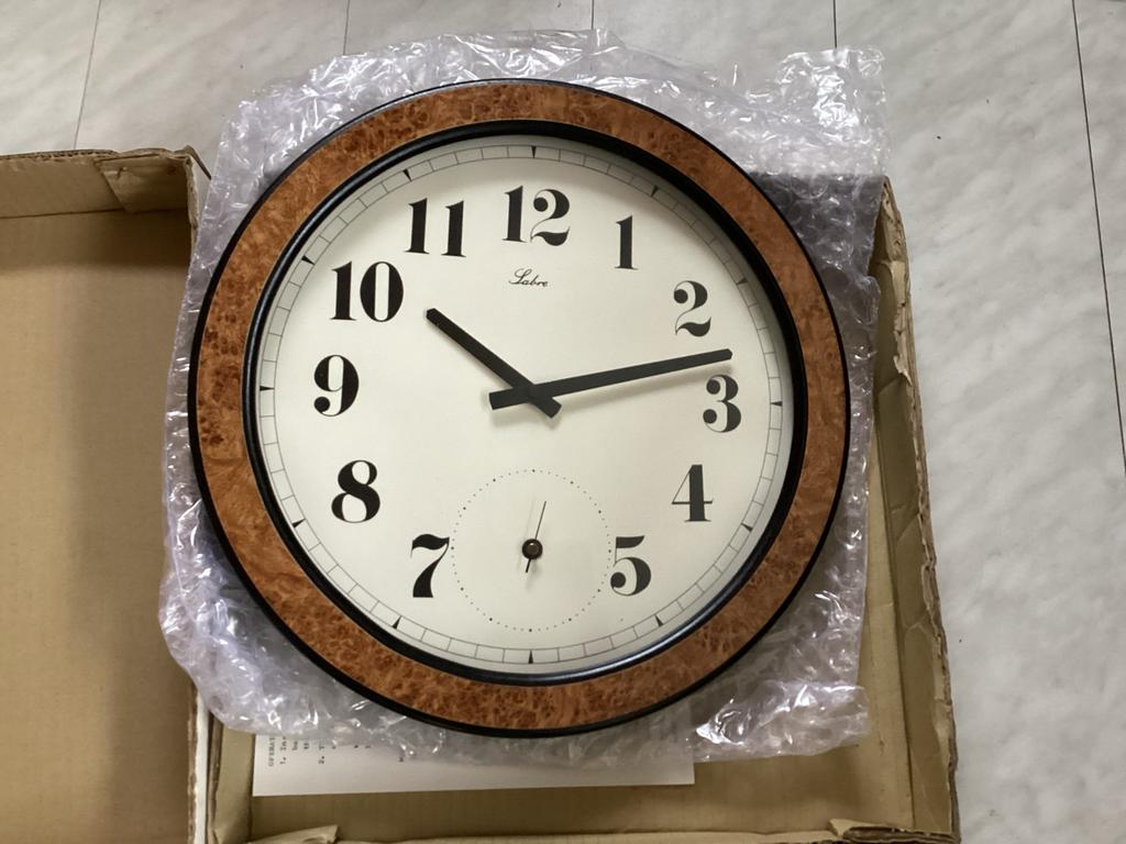 Sabre Wandklok met Houten Rand - Zo goed als nieuw, Ophalen, Zo goed als nieuw, Analoog, Wandklok
