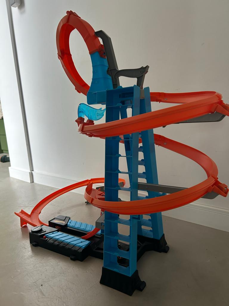 Hot Wheels Racebaan met Looping en omgebouwd usb-c, Racebaan, Ophalen of Verzenden, Zo goed als nieuw, Hot Wheels