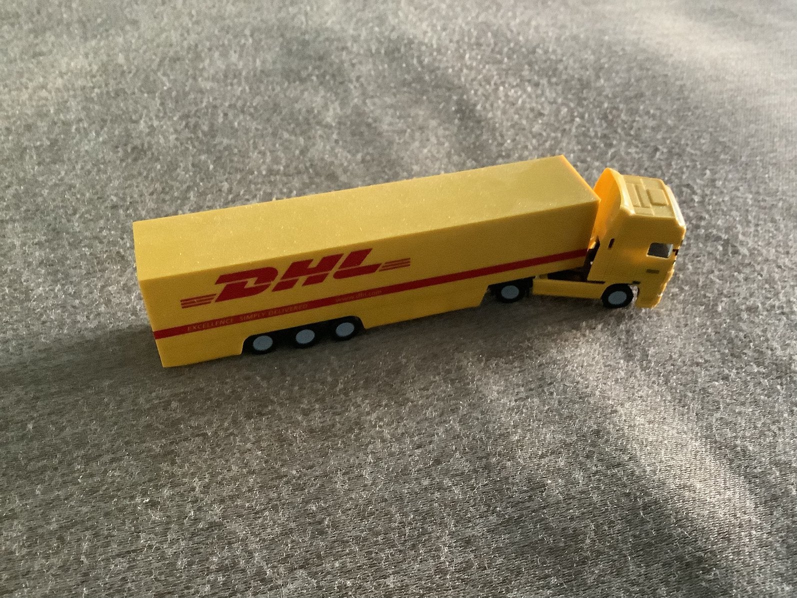 Vrachtwagen met oplegger herpa n spoor no 3, Overige merken, Gelijkstroom of Wisselstroom, Overige typen, Ophalen of Verzenden