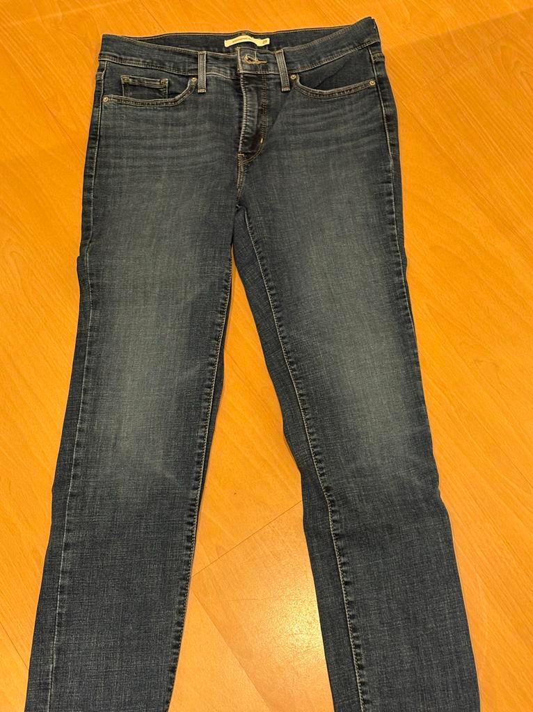 Levi's 312 Shaping Slim Jeans - W29/L30, Kleding | Dames, Ophalen of Verzenden, Zo goed als nieuw, Blauw, W28 - W29 (confectie 36)