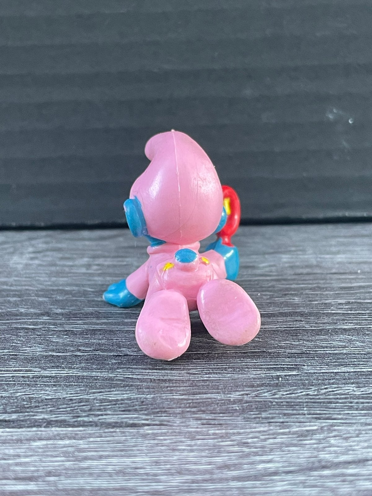 Babysmurf met roosje - Smurfen figuurtje, Ophalen of Verzenden, Gebruikt, Babysmurf, Poppetje, Figuurtje of Knuffel