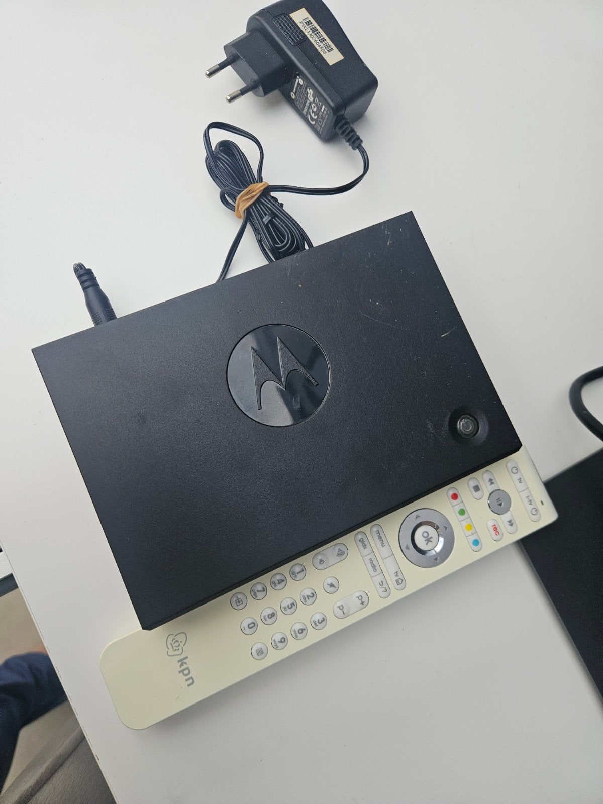 Motorola VIP1853 KPN Decoder met afstandsbediening, Ophalen of Verzenden, Gebruikt, Decoder