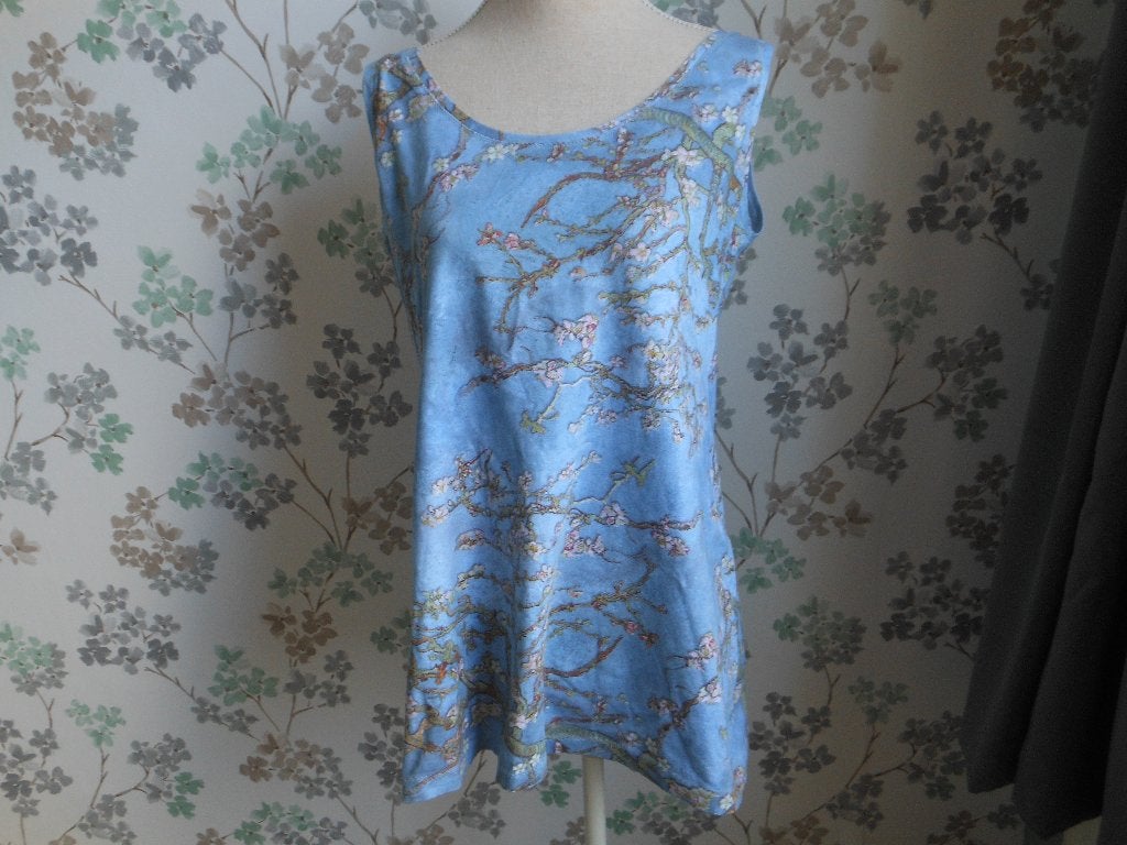 Top met de print van VINCENT van GOGH de appelbloesem., Maat 38/40 (M), Blauw, Ophalen of Verzenden, Zo goed als nieuw