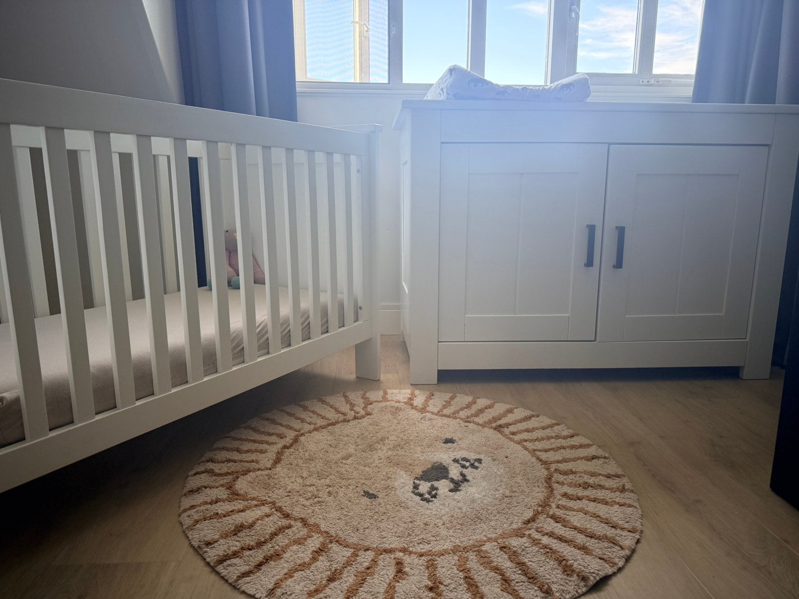 Babykamer: ledikant, commode, matras & toebehoren!, Kinderen en Baby's, Kinderkamer | Complete kinderkamers, Ophalen, Zo goed als nieuw