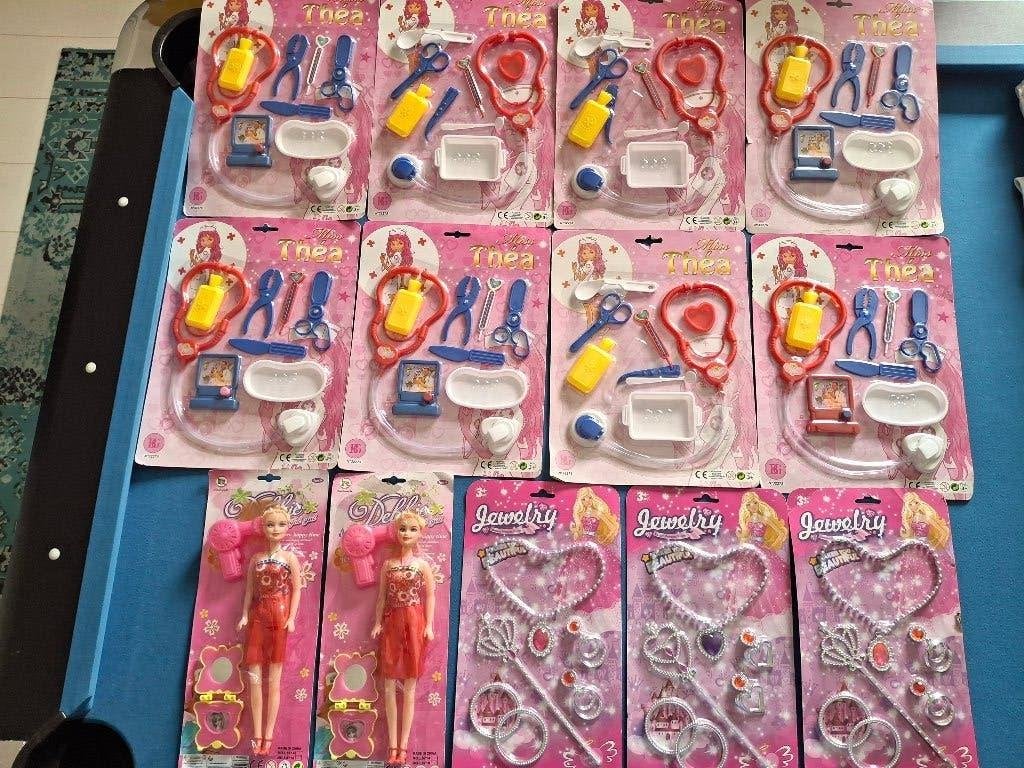 13 x speelgoedsets: poppen, sieraden en dokterskits, Ophalen of Verzenden, Nieuw