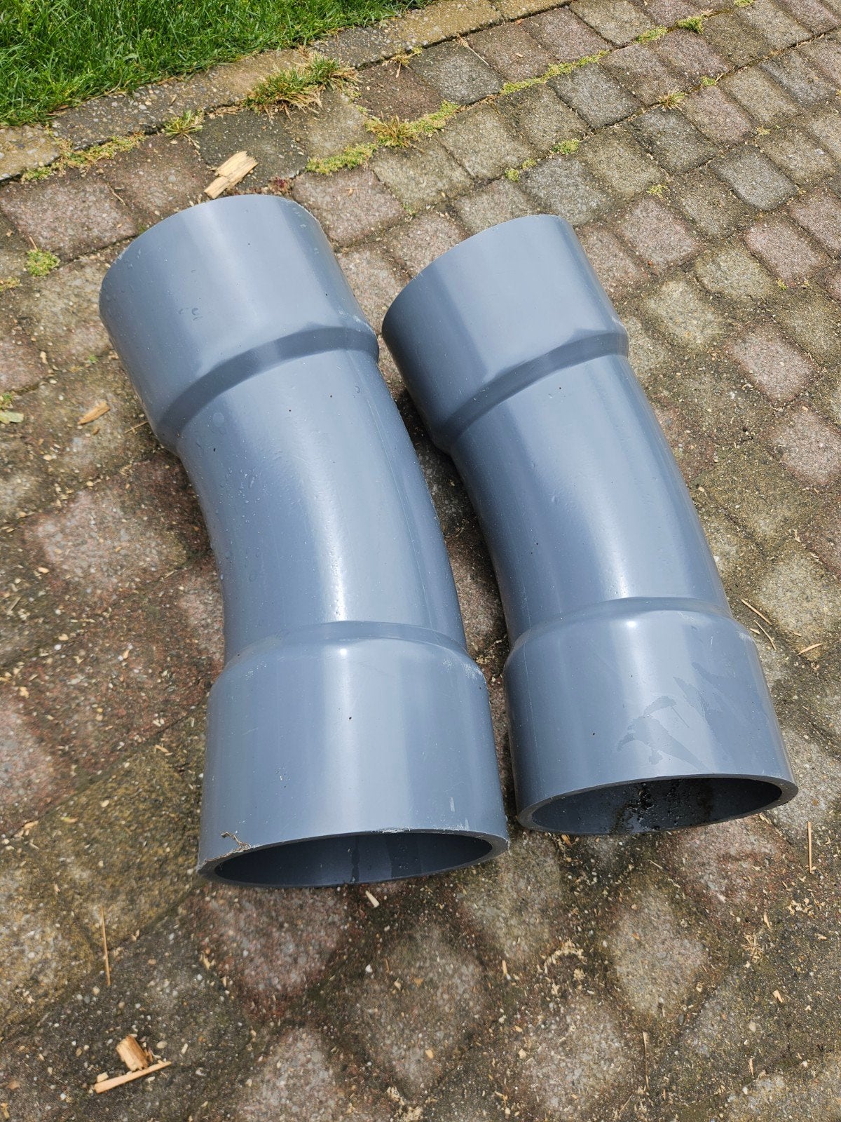2 PVC bochten voor afvoer of dakgoot, grijs, Bochten, Gebruikt, Pvc, Ophalen of Verzenden