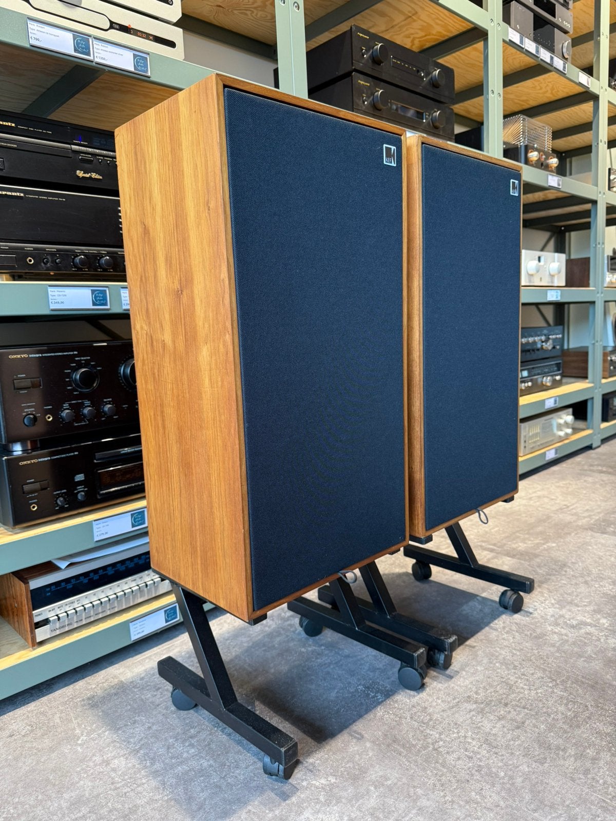 KEF 104aB, zeer mooi, incl.stands, met garantie, Contact@vintageaudiobreda.nl, Zo goed als nieuw, KEF, Bosschendijk 193b, Oudenbosch