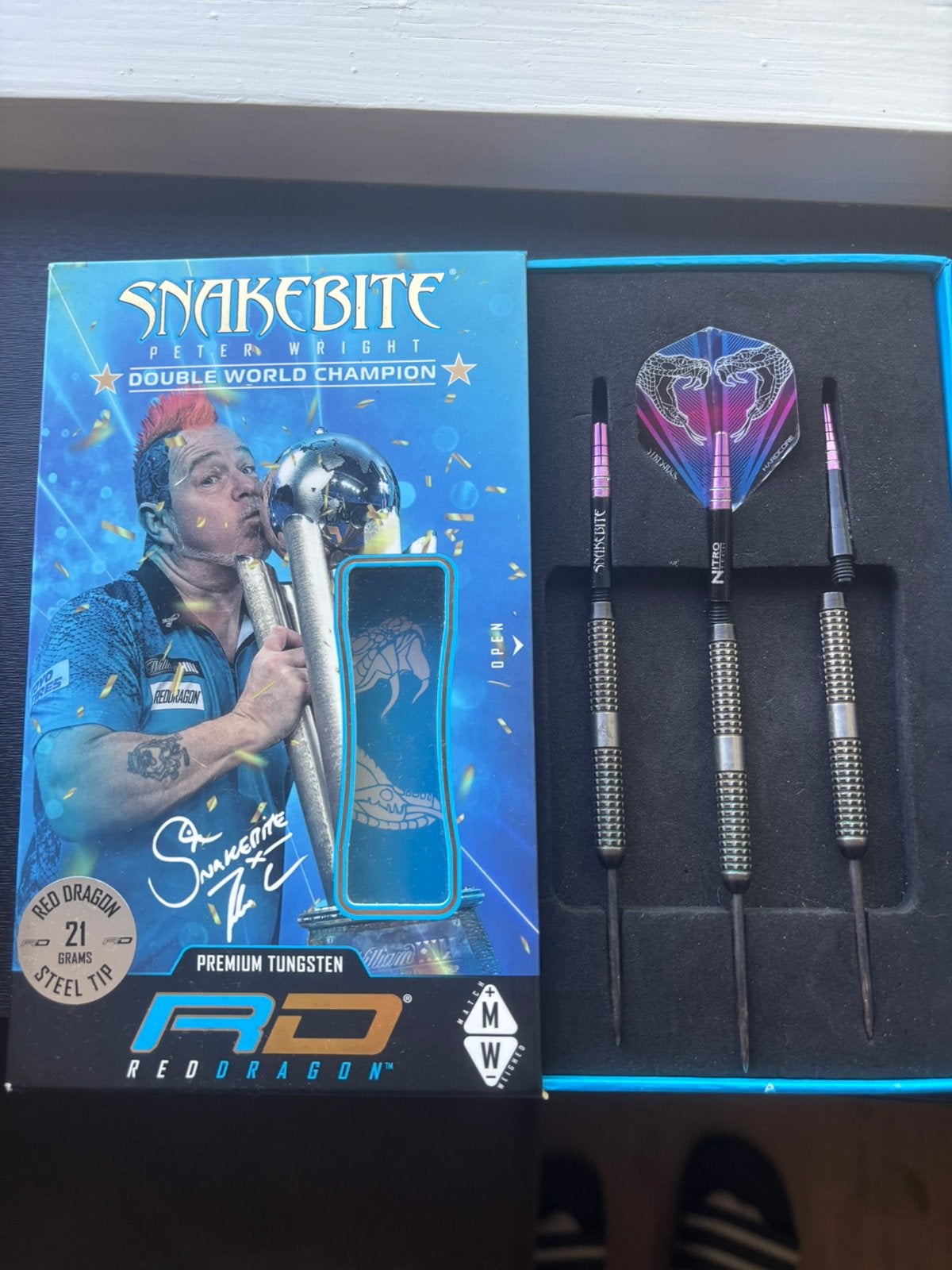 Peter Wright Snakebite Double World Champion Edition 21 gram, Ophalen of Verzenden, Zo goed als nieuw, Pijlen