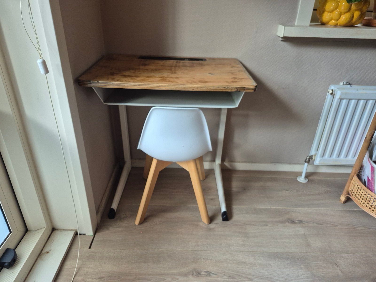 Vintage kinderbureau met stoel, Ophalen, Gebruikt, Hout, Kinderbureau