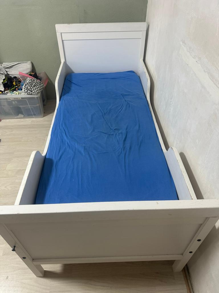 Kinderbed 167,5x77x80 cm - Gebruikt, Kinderen en Baby's, Kinderkamer | Bedden, Gebruikt, 70 tot 85 cm, Ophalen of Verzenden, Matras