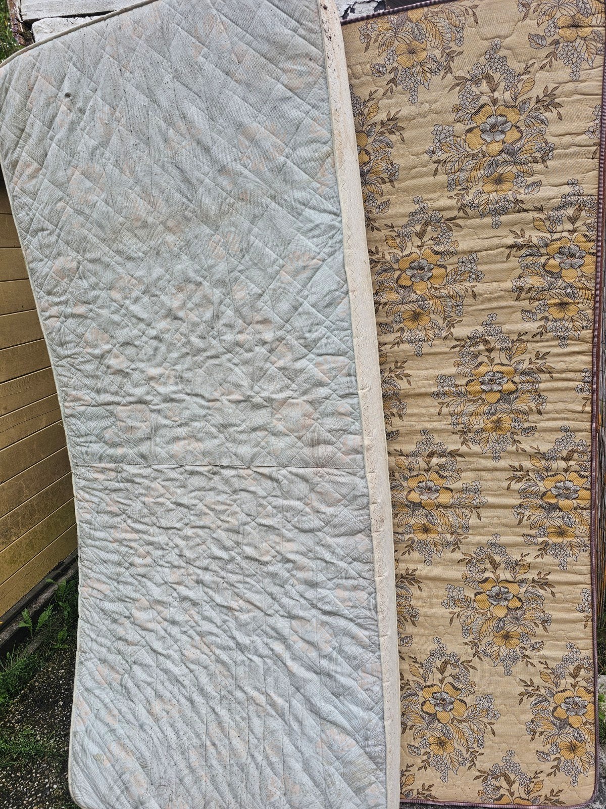 2 matrassen, gratis af te halen (Stadspark Groningen), Huis en Inrichting, Slaapkamer | Matrassen en Bedbodems, Gebruikt, Eenpersoons
