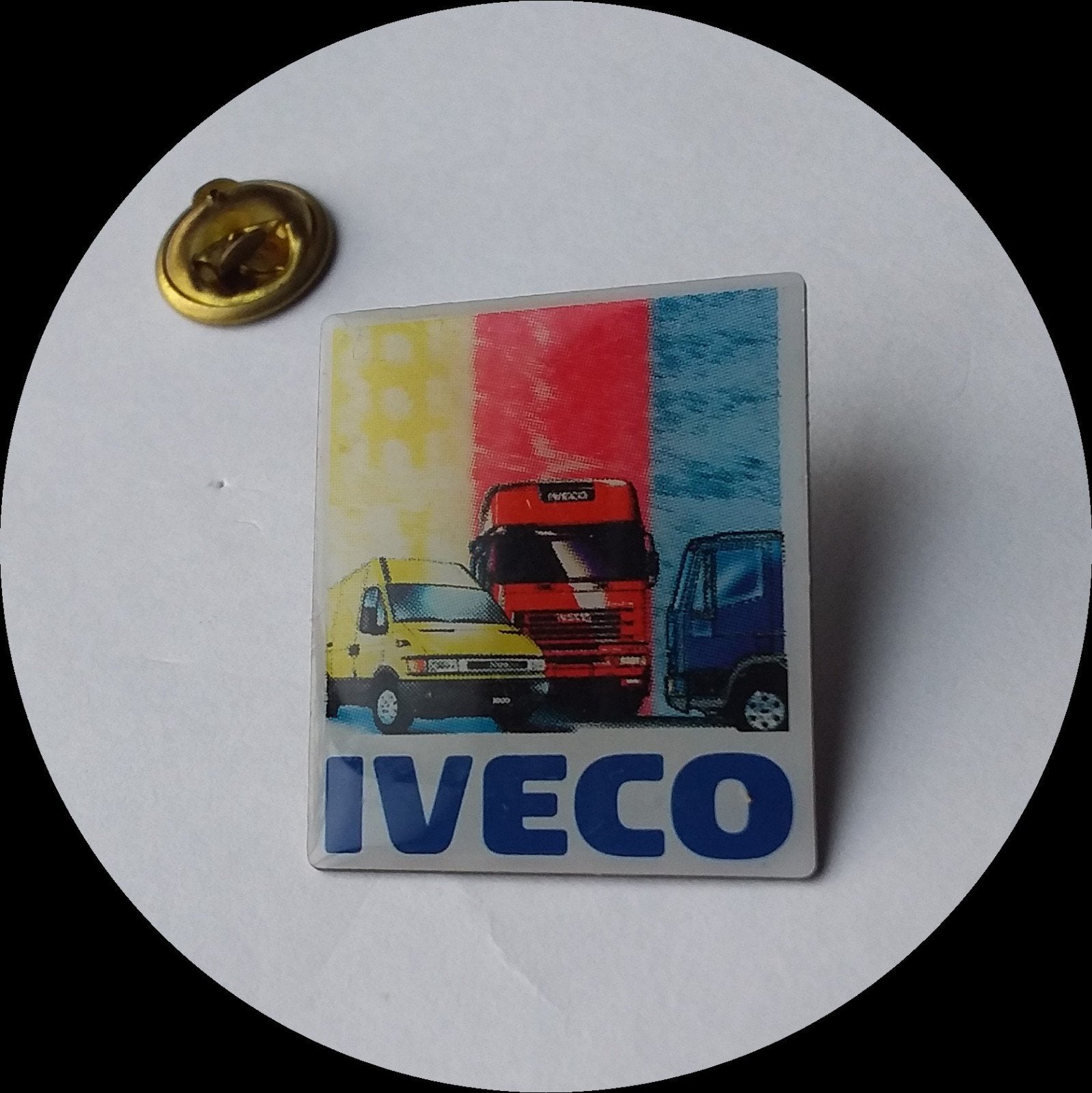 IVECO truck pin, Verzamelen, Speldjes, Pins en Buttons, Ophalen of Verzenden, Zo goed als nieuw, Transport, Speldje of Pin