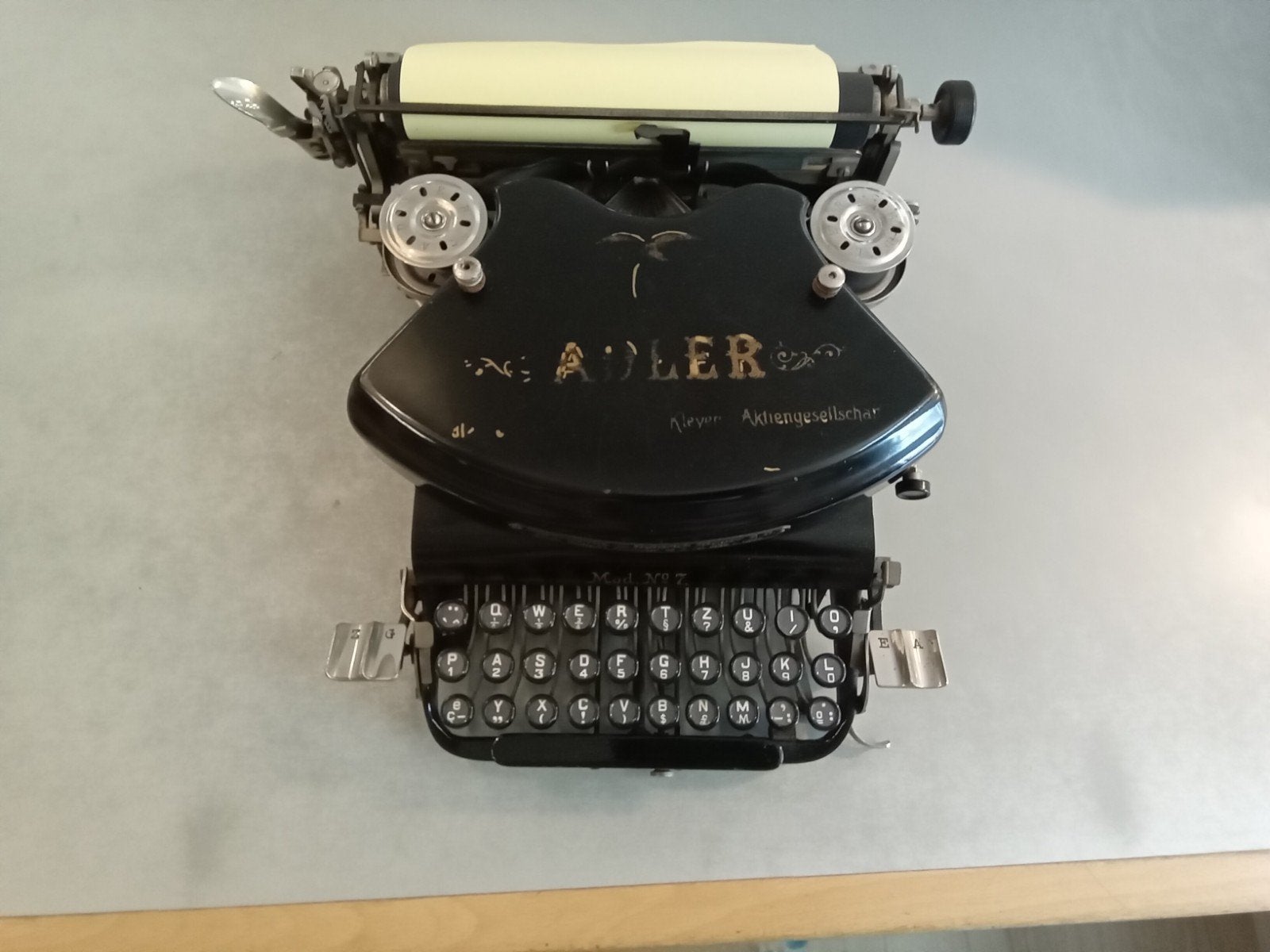 Brocante typemachine  Adler, Ophalen of Verzenden