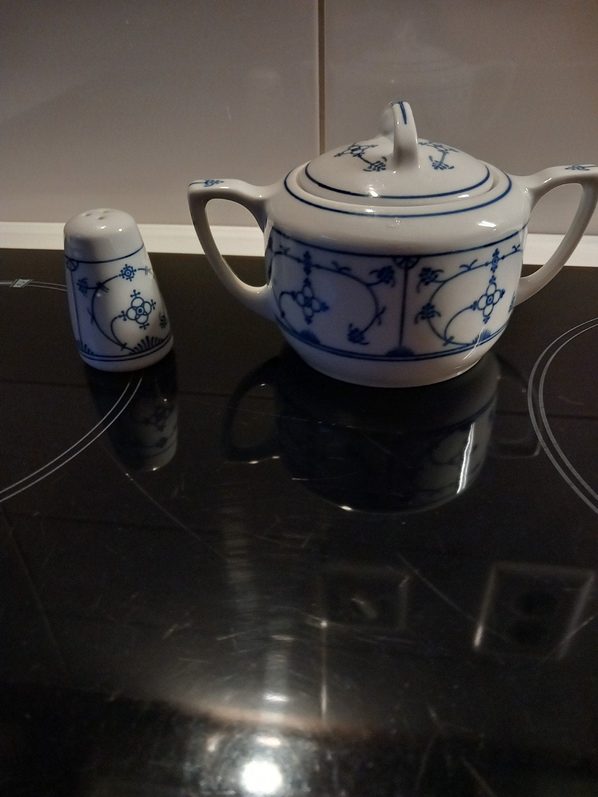 Jäger Eisenberg Saksisch Blauw theepot suikerpot en Klok -, Antiek en Kunst, Ophalen of Verzenden