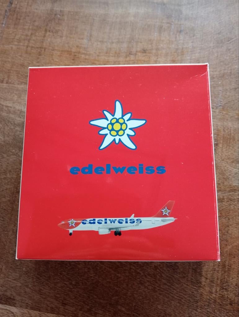 Airbus A330-200 Edelweiss, Ophalen of Verzenden, Zo goed als nieuw, Schaalmodel