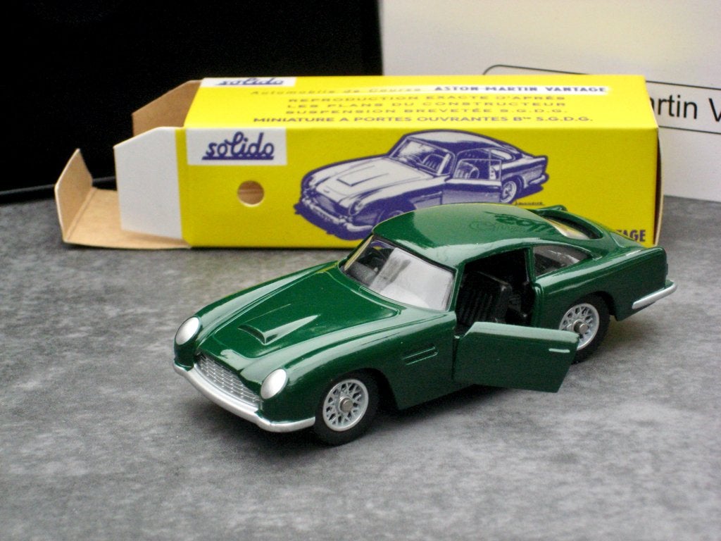 Aston Martin DB5 Vantage donkergroen Solido 1:43, Hobby en Vrije tijd, Modelauto's | 1:43, Ophalen of Verzenden, Nieuw, Auto, Solido