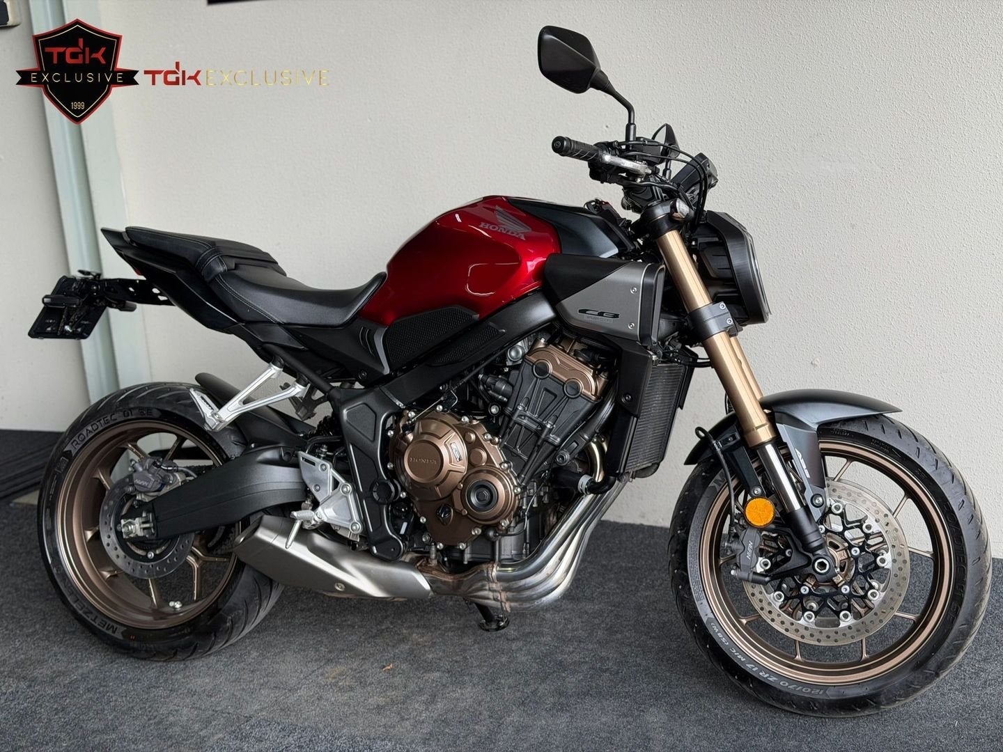 HONDA CB 650 R NIEUW MODEL NIEUWSTAAT (CBR CB650R), 4 cilinders, 649 cc, Bedrijf, Meer dan 35 kW
