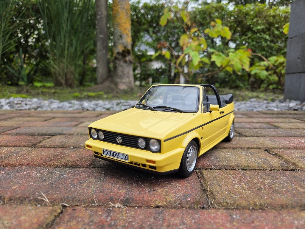 Ottomobile 1:18 Volkswagen Golf Cabriolet Young Line (OT693), Ophalen of Verzenden, Zo goed als nieuw, Auto, OttOMobile