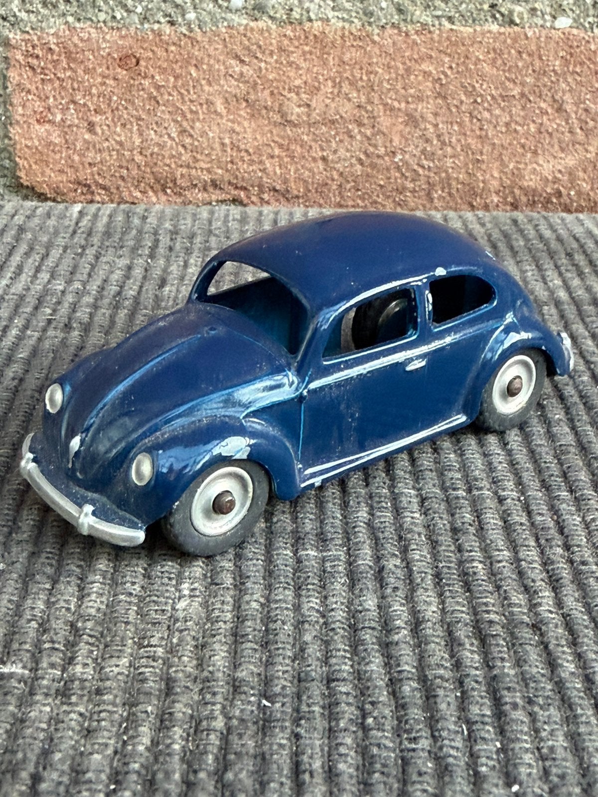 1:43 Dinky toys VW kever “ovaaltje”, Ophalen of Verzenden, Gebruikt, Auto, Dinky Toys