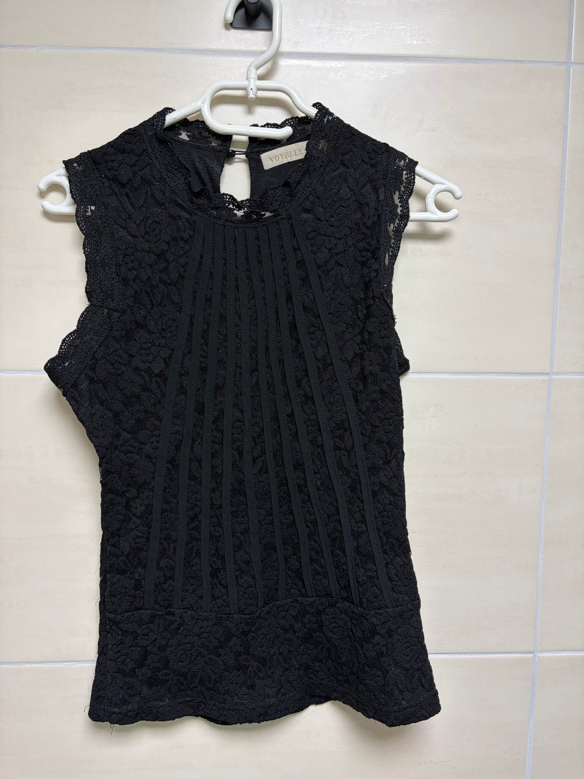 Zwarte kanten top zonder mouwen - VOYELLES, Kleding | Dames, Maat 38/40 (M), Zwart, Ophalen of Verzenden, Zo goed als nieuw