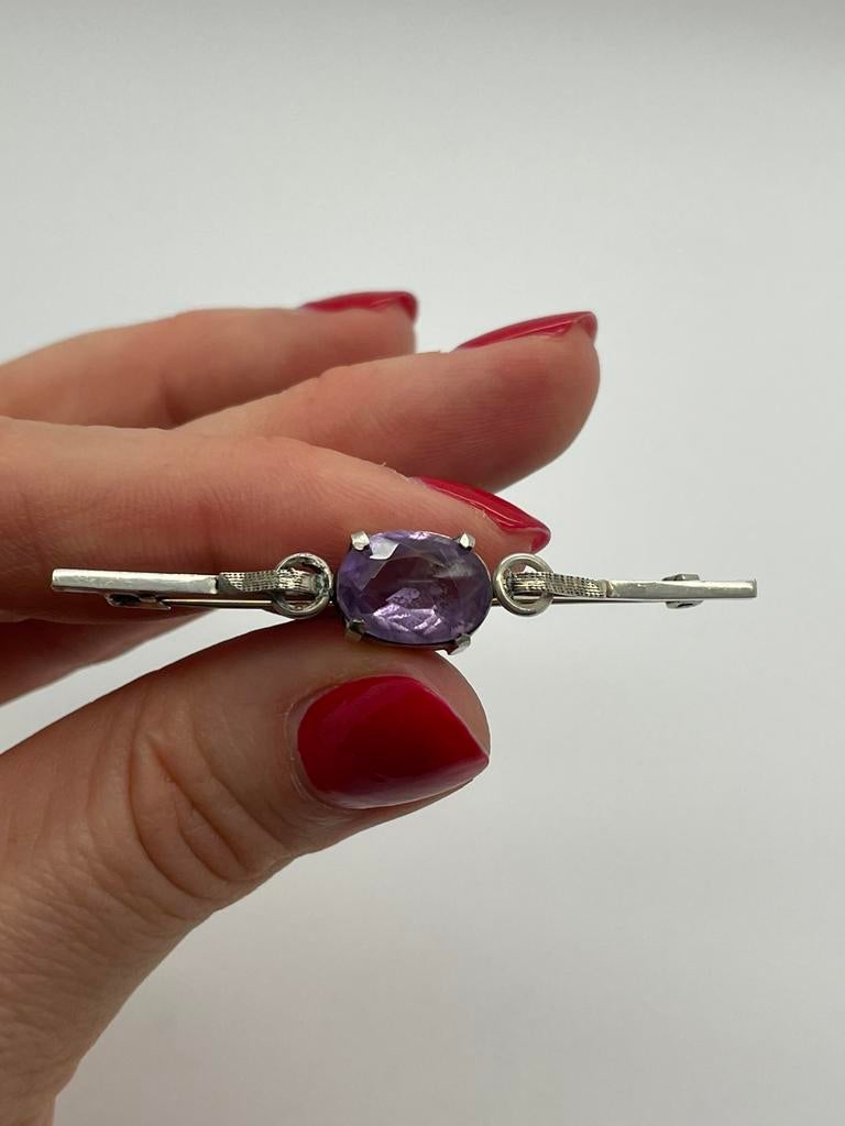 D88 Prachtige 830 zilveren amethist broche, Ophalen of Verzenden, Zilver, Broche, Met edelsteen