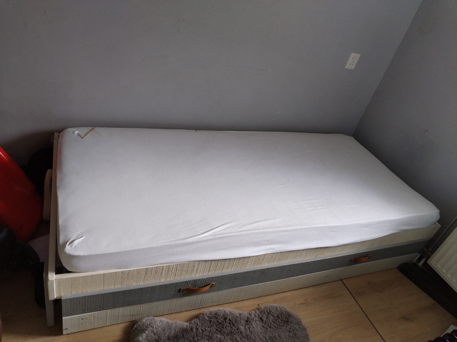 single matress with cot, Ophalen of Verzenden, Zo goed als nieuw, Tweepersoons