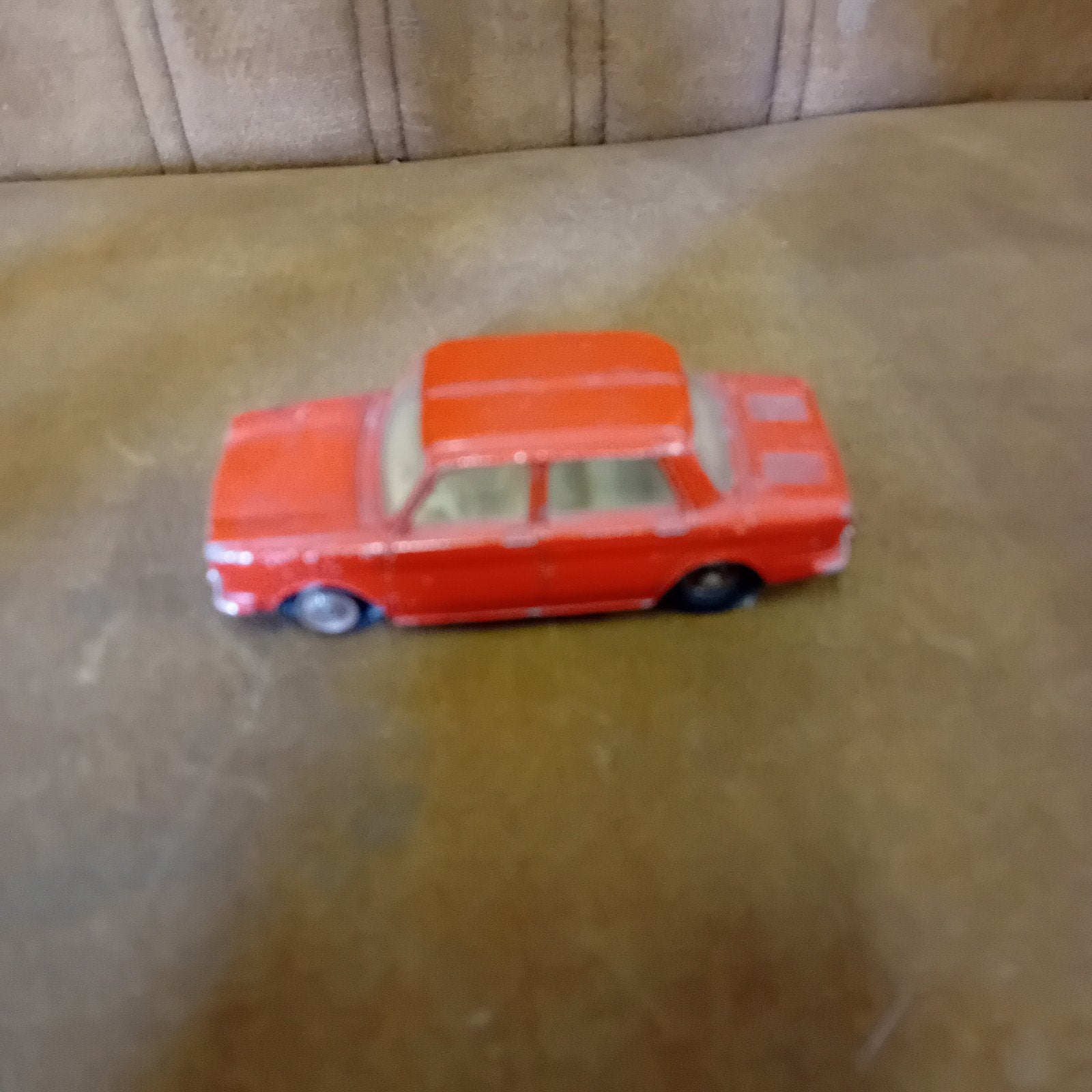 Vintage Dinky Toys Rode Auto - Gebruikt, Hobby en Vrije tijd, Modelauto's | 1:43, Verzenden, Gebruikt