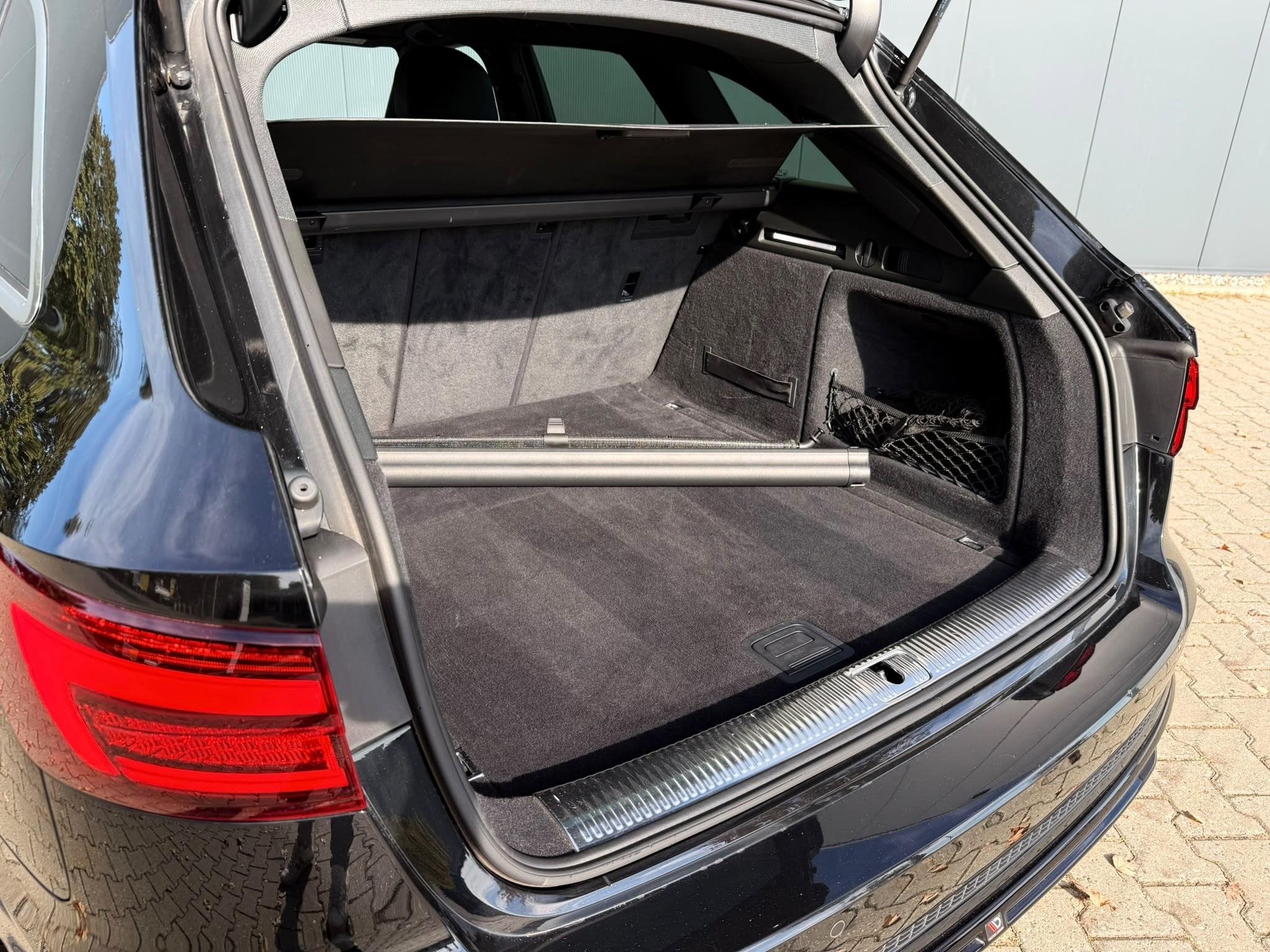 Foto 26 van Audi A4 Avant 1.4 TFSI Sport S line edition navi / 19 inch l