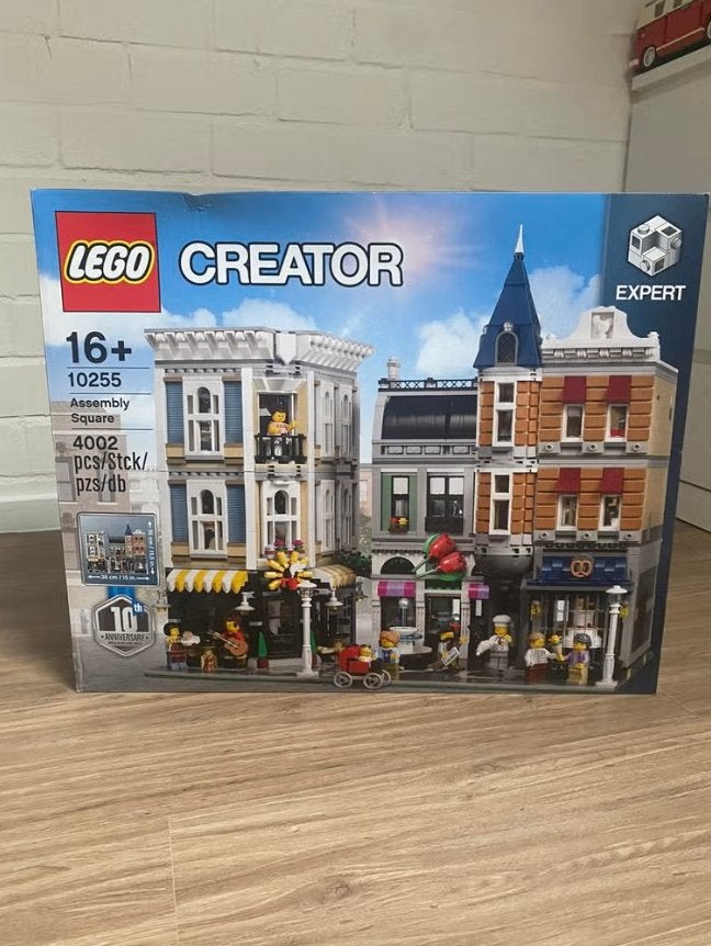 LEGO Creator Expert 10255 Assembly Square – Nieuw & Geseald, Overige thema's, Lego, Nieuw, Ophalen of Verzenden