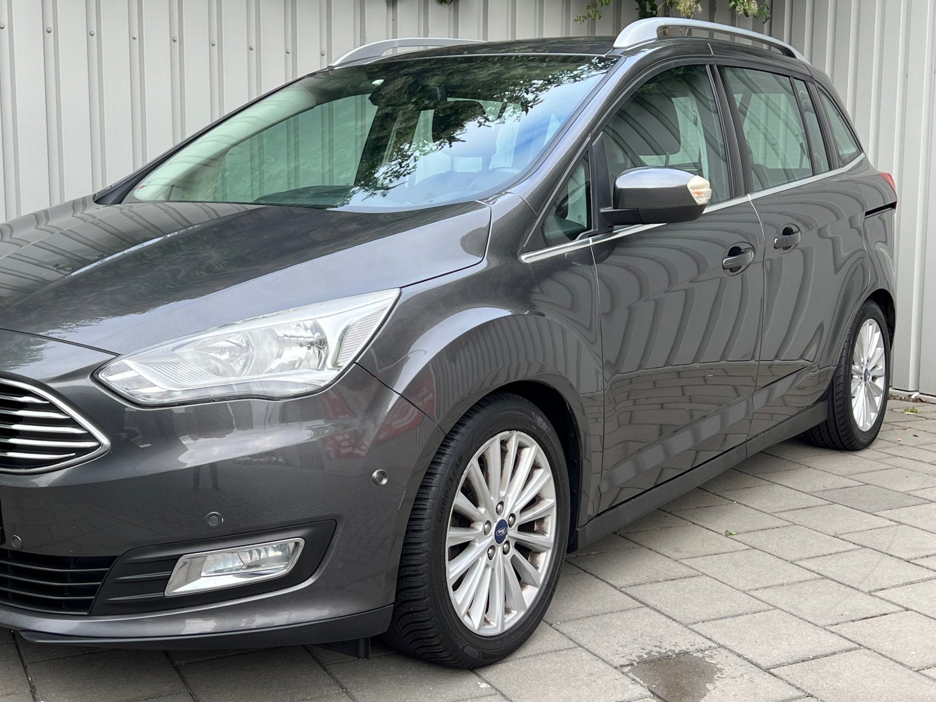 Ford Grand C-Max 1.0 Titanium|7 Persoons|Navigatie|Climate C, Auto's, Gebruikt, 7 stoelen, Origineel Nederlands, Bedrijf