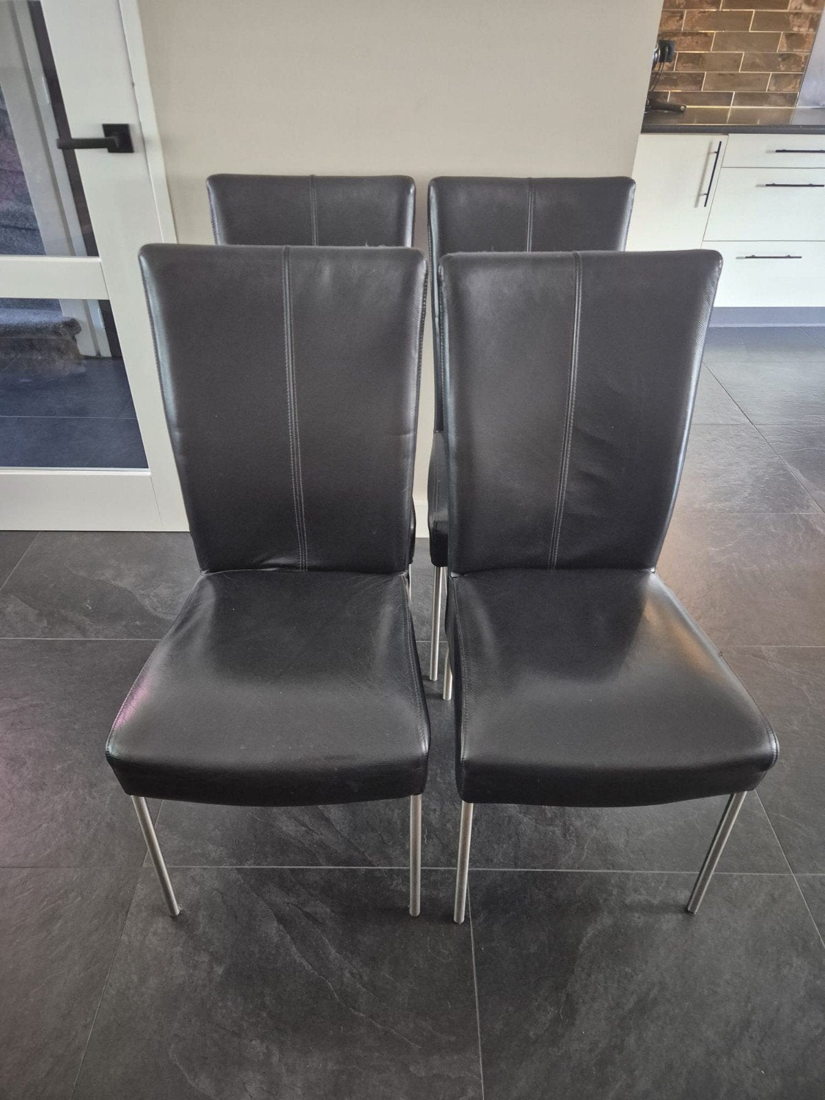 Set van 4 zwarte leren eetkamerstoelen, Huis en Inrichting, Stoelen, Ophalen, Gebruikt, Zwart, Vier