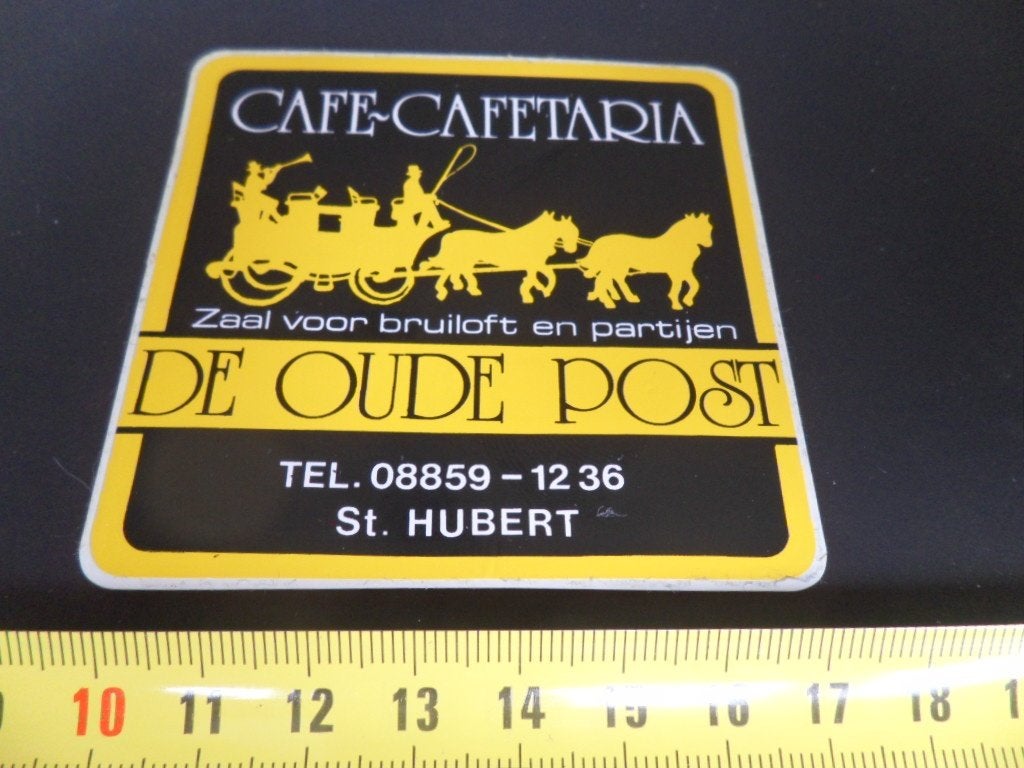 sticker st hubert café cafetaria DE OUDE POST, Ophalen, Zo goed als nieuw