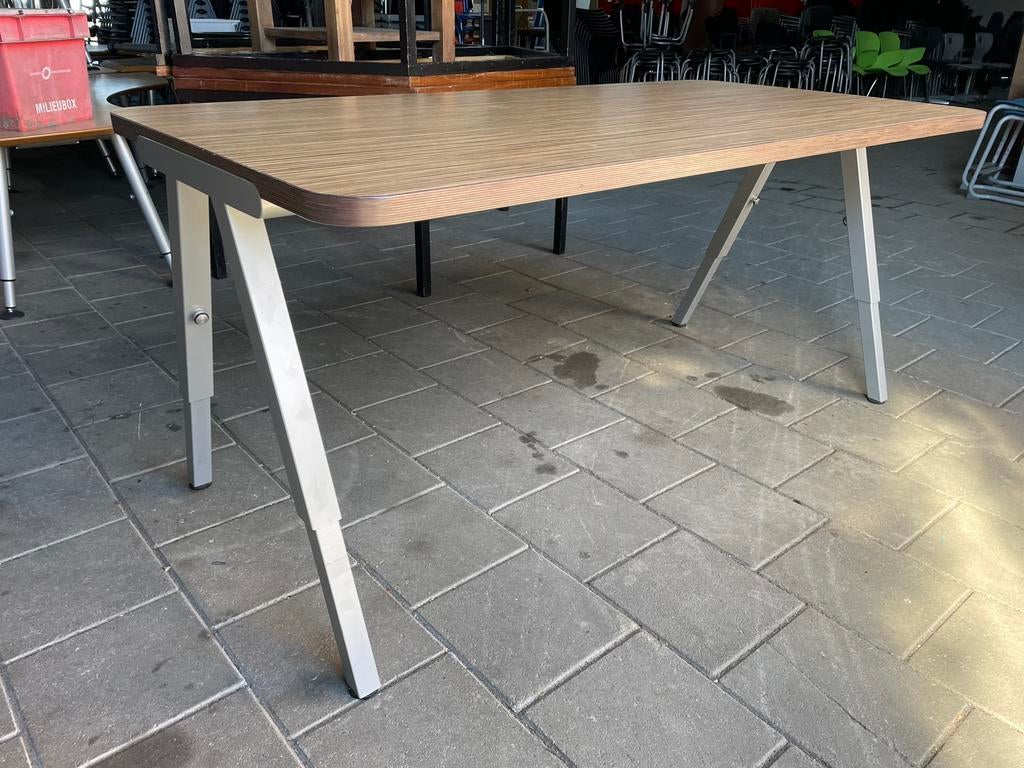1x Kembo Bureau Vergadertafel, Ophalen, Gebruikt, Kembo, In hoogte verstelbaar