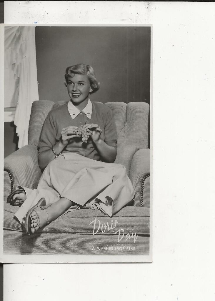 Doris Day met druiventros, Verzamelen, Ophalen of Verzenden, 1960 tot 1980, Ongelopen, Sterren en Beroemdheden