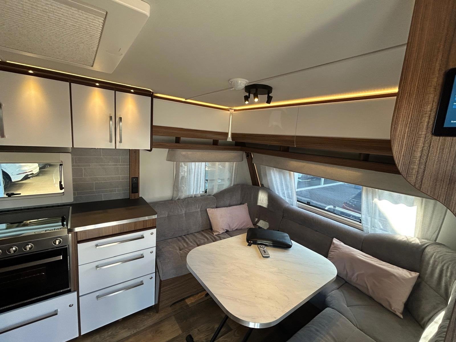 Polar 590 FD | MOVER | ALDE | DUOCONTROL CS | CASSETTELUIFEL, Storgatan 52
917 82   Dorotea, Bedrijf, Info@polar.se, Luifel