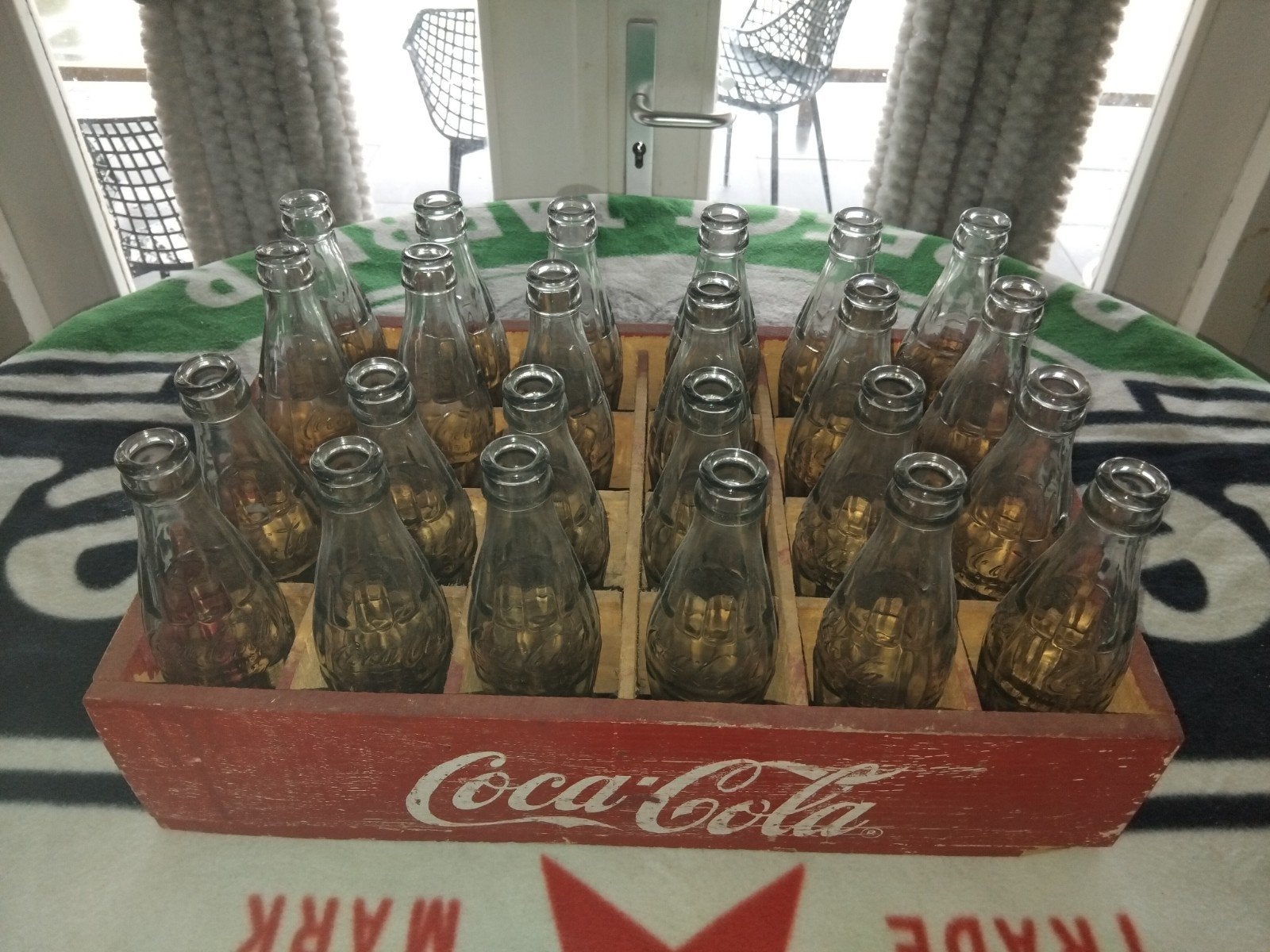 Oude houten krat met Coca Cola fledjes, Ophalen of Verzenden, Verpakking
