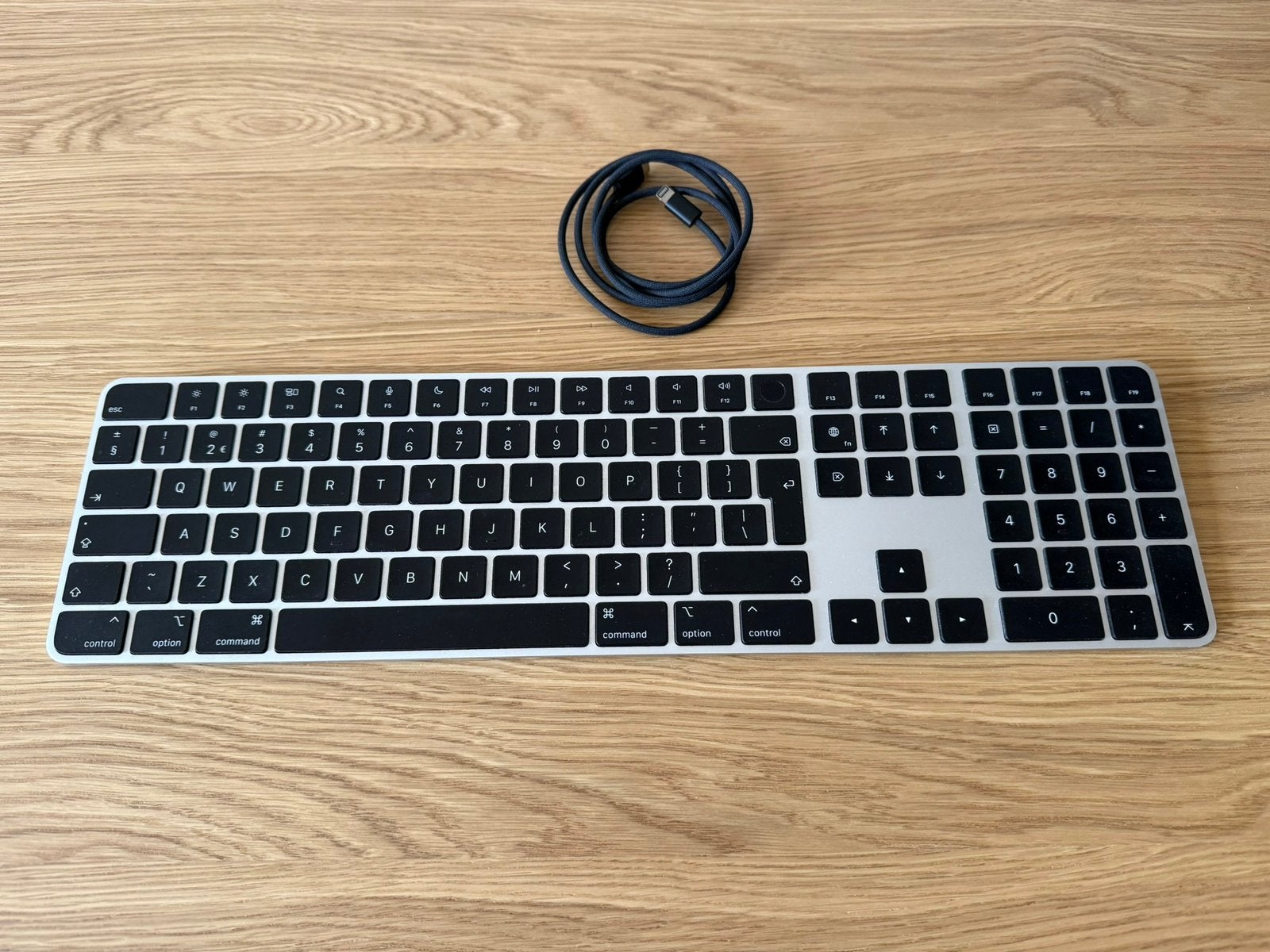 Apple Magic Keyboard  + Trackpad 2022, Ophalen of Verzenden, Zo goed als nieuw