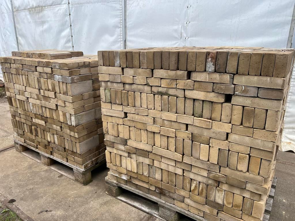 Dik 1500 Gele Bakstenen - Perfect voor Tuin of Muur, Doe-het-zelf en Verbouw, Metselstenen, Ophalen, Zo goed als nieuw, Bakstenen